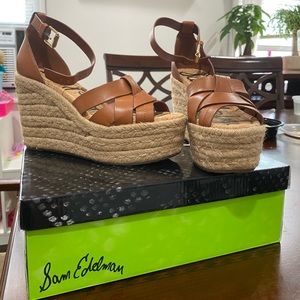 New espadrilles shoes color brown size 6 1/2